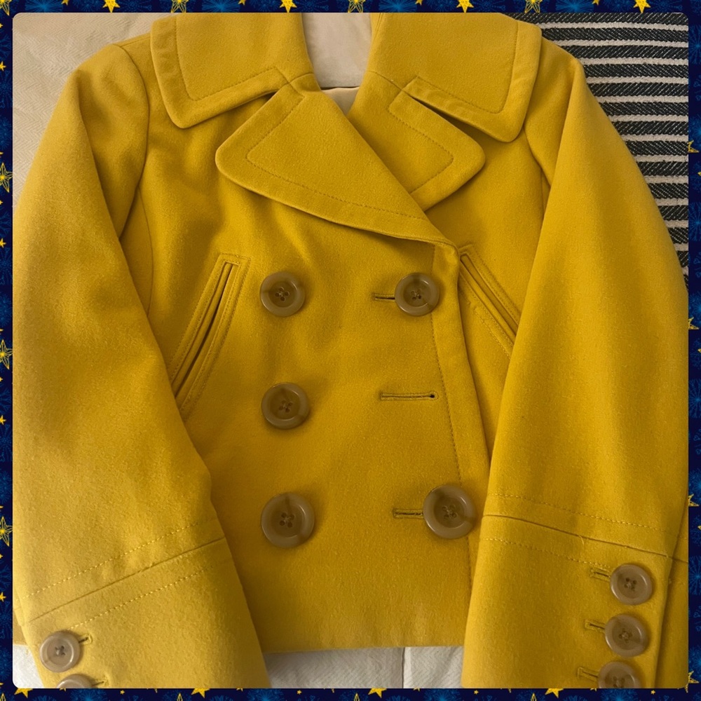 Size 4 j crew cropped coat! Super cute for Fall 🍁